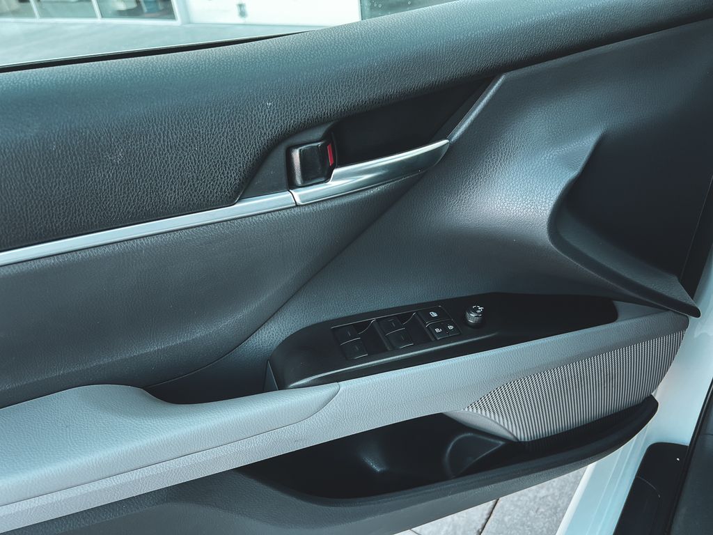 2023 Toyota Camry LE photo 14