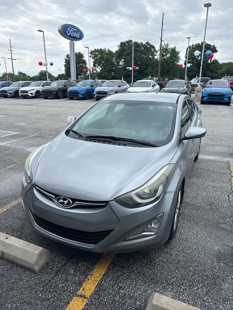 Used 2015 Hyundai Elantra SE with VIN 5NPDH4AE2FH563414 for sale in Valparaiso, IN