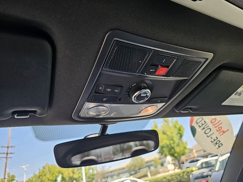 2018 Volkswagen Beetle SE photo 20