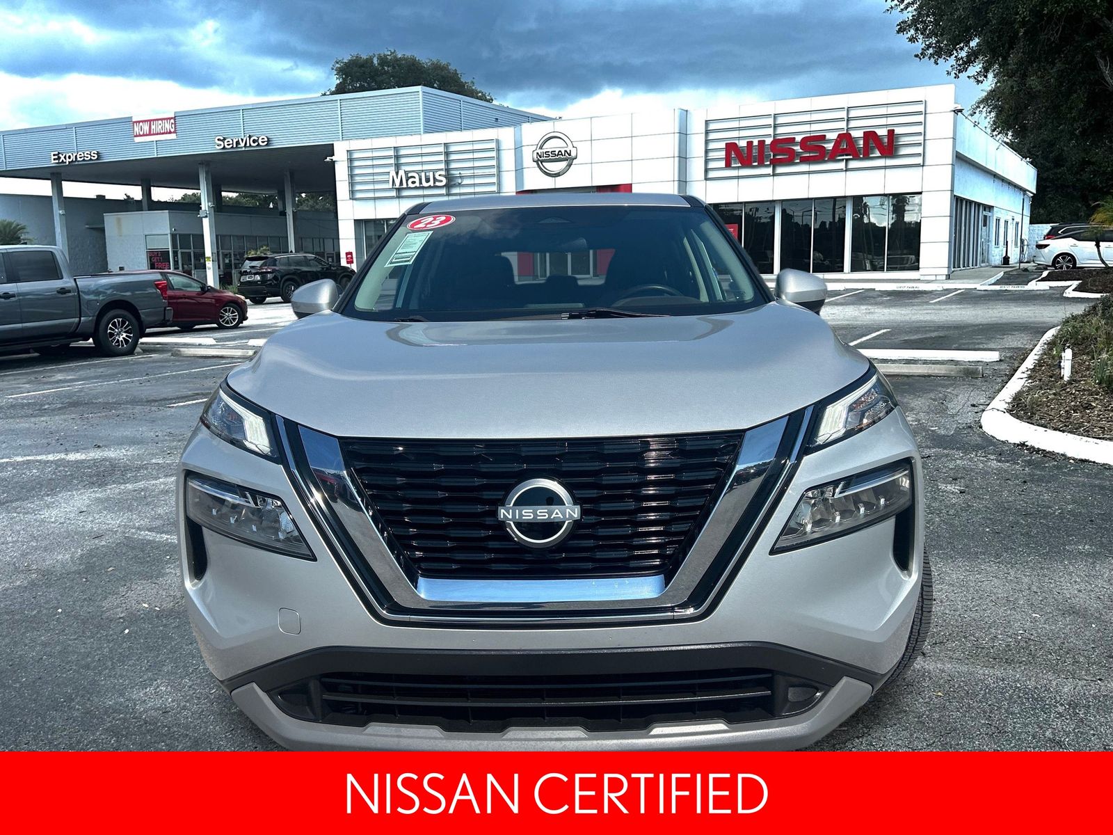 2023 Nissan Rogue SV photo 2