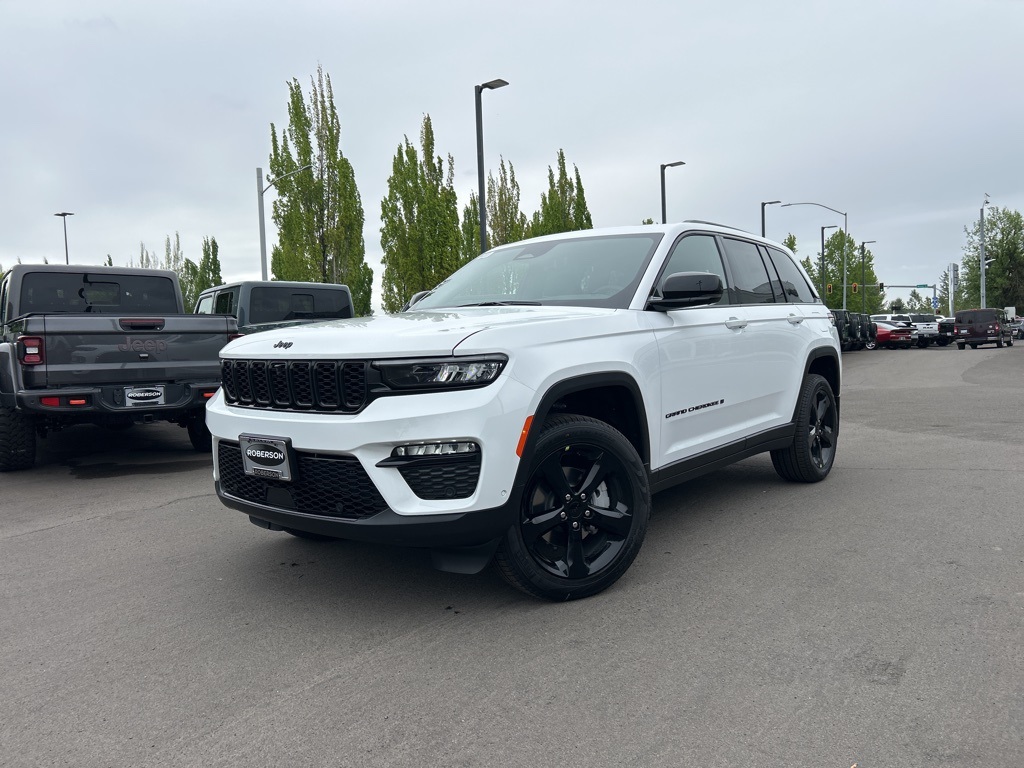 2025 Jeep Grand Cherokee Limited photo 3