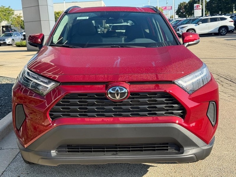 2025 Toyota RAV4 Hybrid XLE photo 9