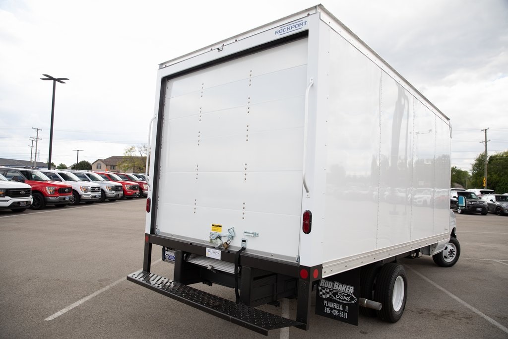 2026 Ford E-450 photo 10