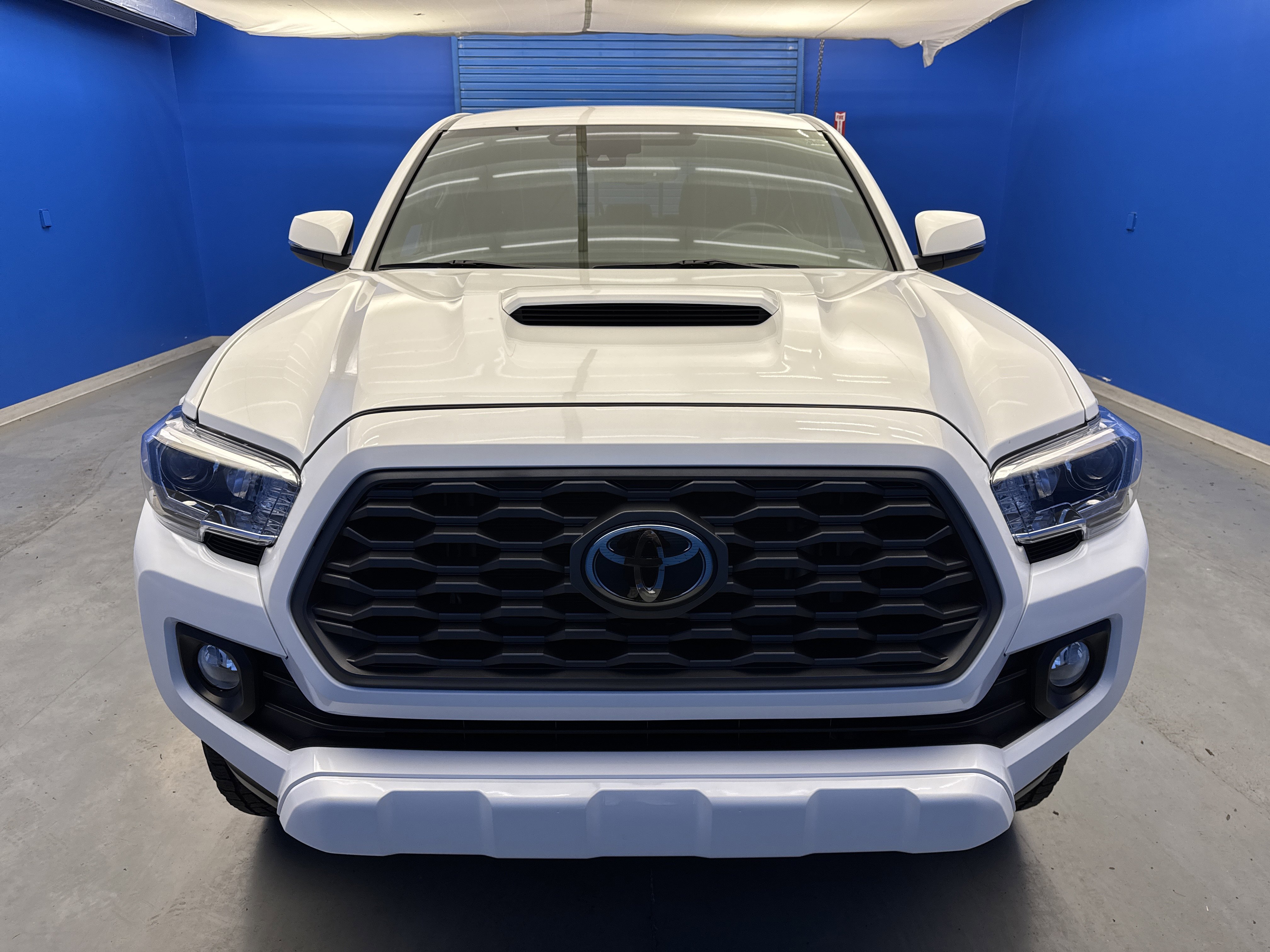 2022 Toyota Tacoma SR5 photo 2
