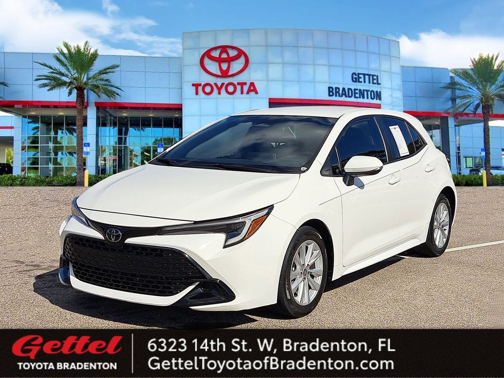 2023 Toyota Corolla Hatchback SE