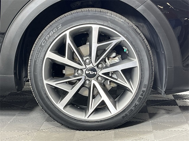 2022 Kia Niro Touring Special Edition photo 2