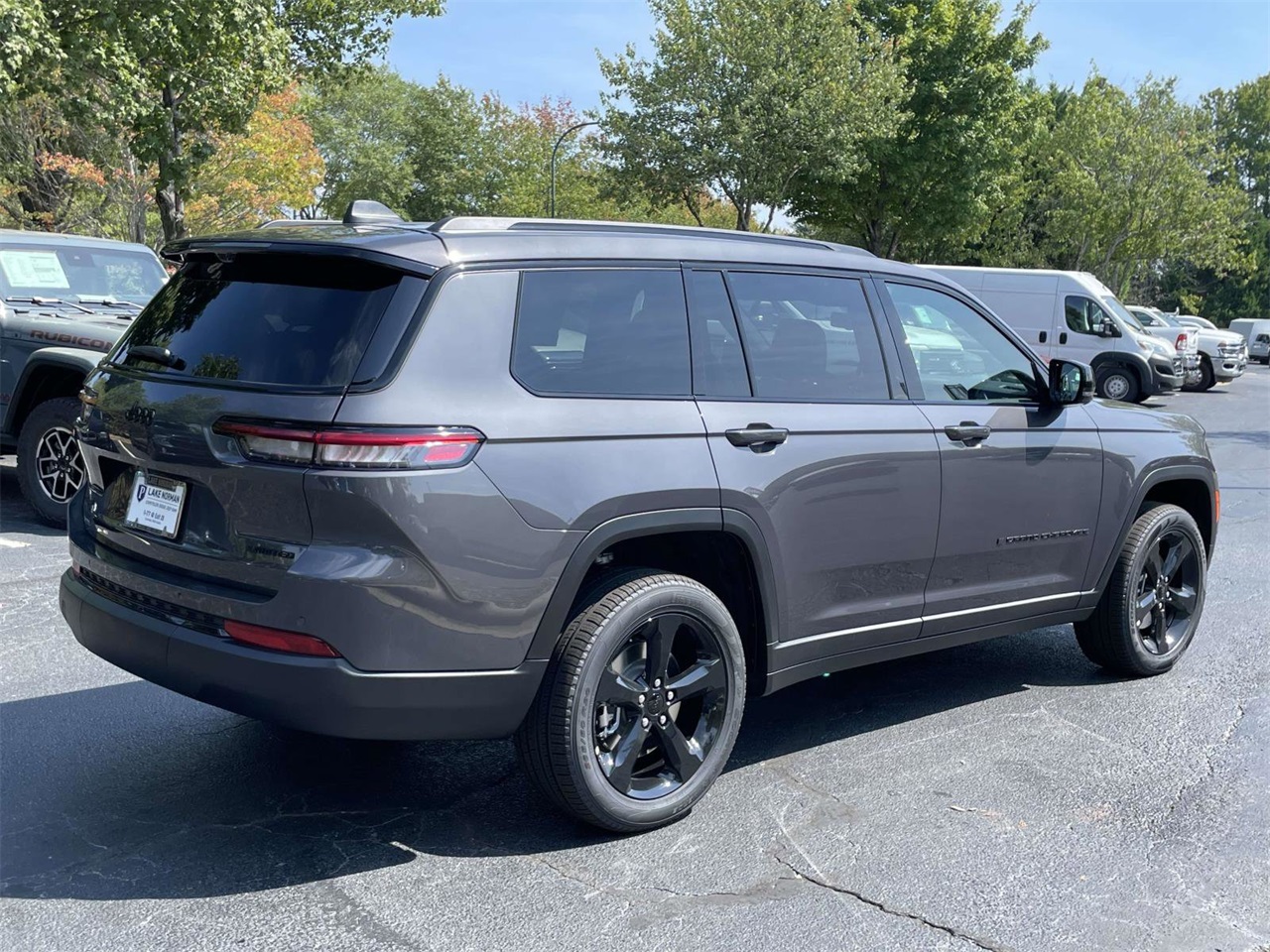 2025 Jeep Grand Cherokee Limited photo 2