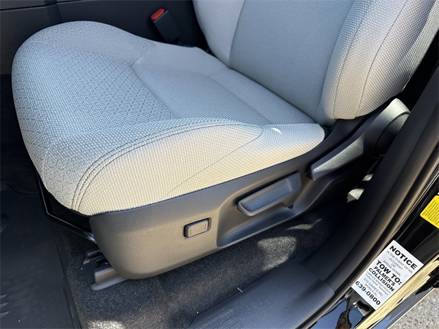 2025 Toyota 4Runner SR5 photo 9