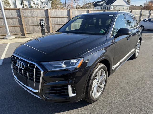 2021 Audi Q7 55 Premium Plus photo 2