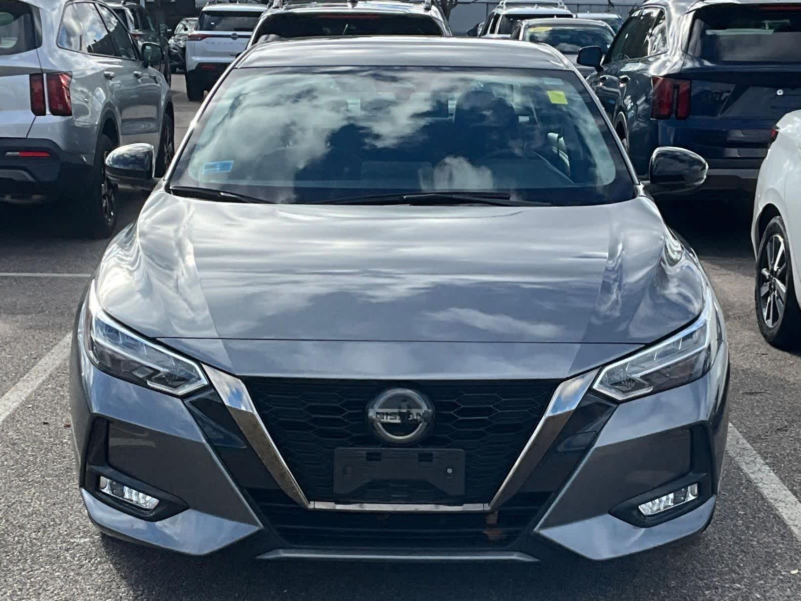 2022 Nissan Sentra SR photo 2