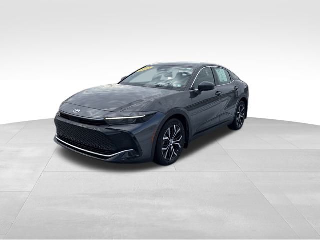 2023 Toyota Crown XLE's photo