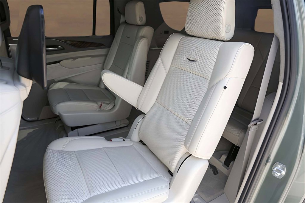 2024 Cadillac Escalade ESV Sport Platinum photo 24