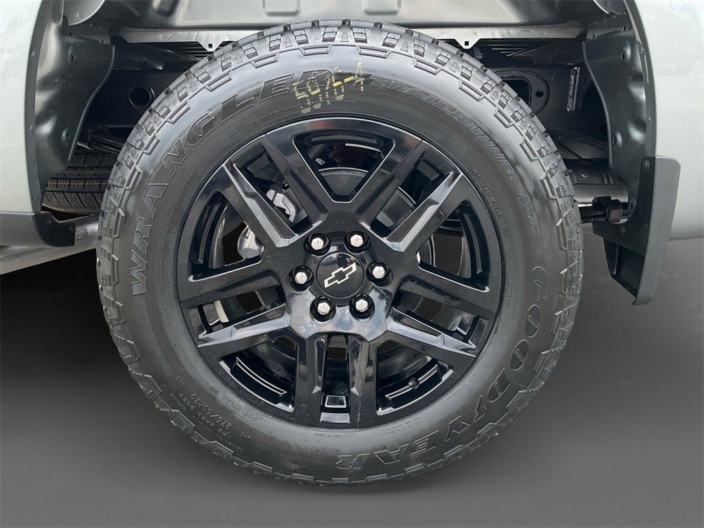 2025 Chevrolet Silverado 1500 Custom photo 10