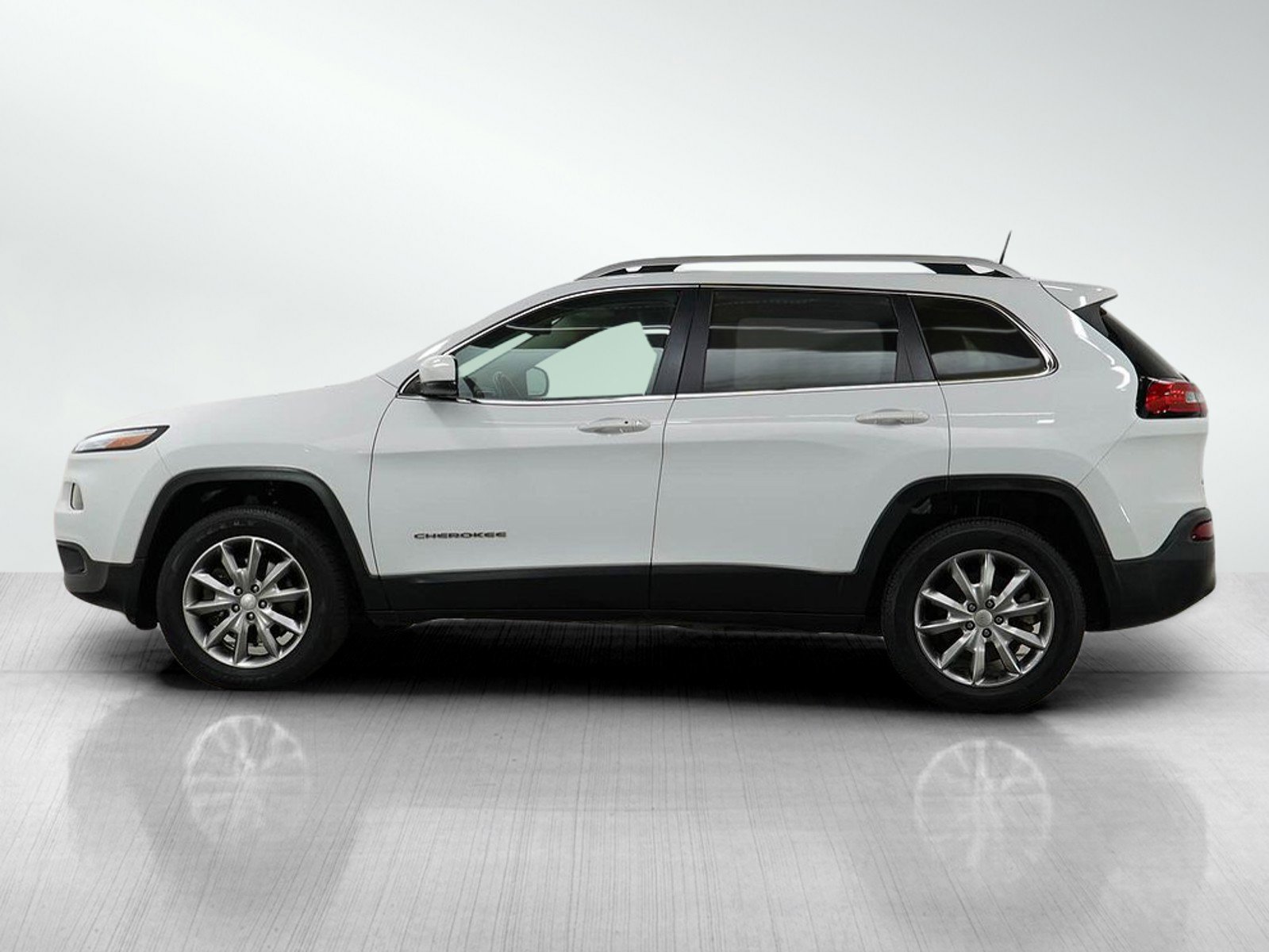 Used 2018 Jeep Cherokee Limited with VIN 1C4PJMDX5JD517573 for sale in Bloomington, Minnesota