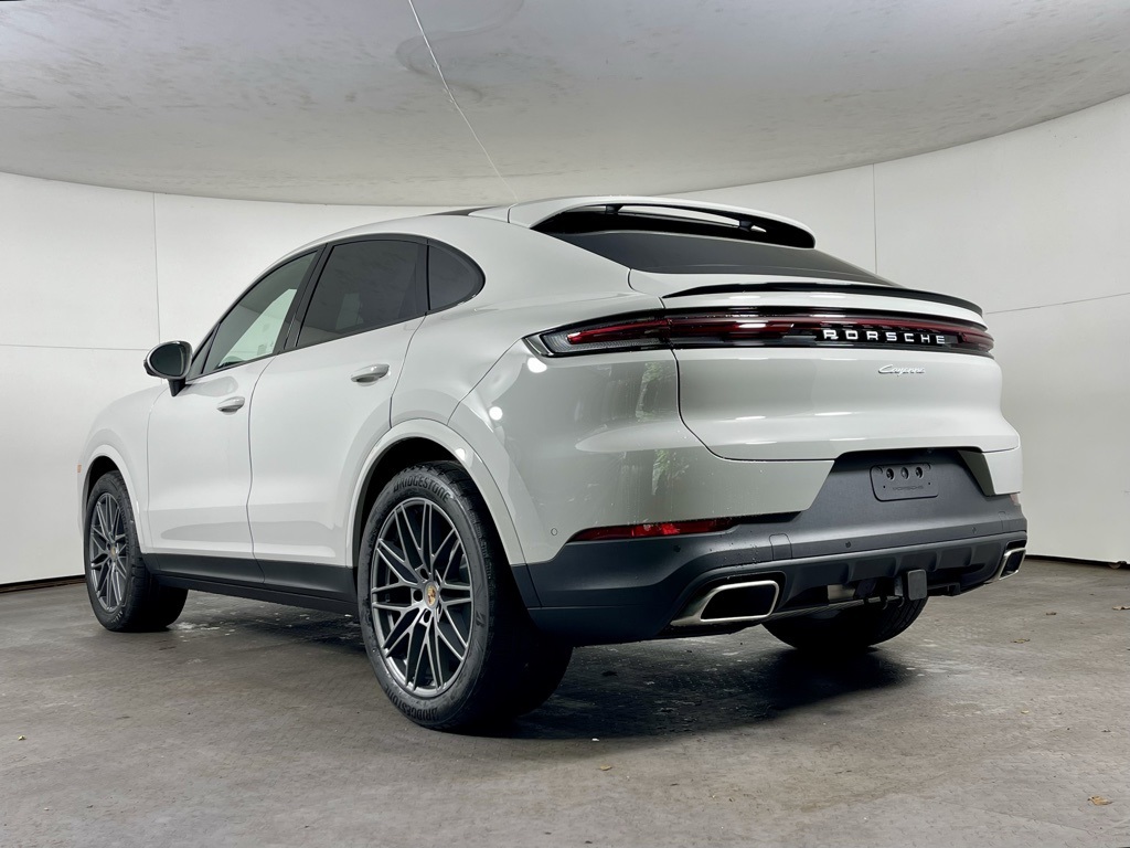 2025 Porsche Cayenne Coupe photo 3