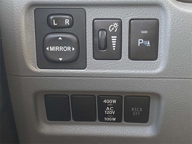 2011 Toyota 4Runner SR5 photo 18