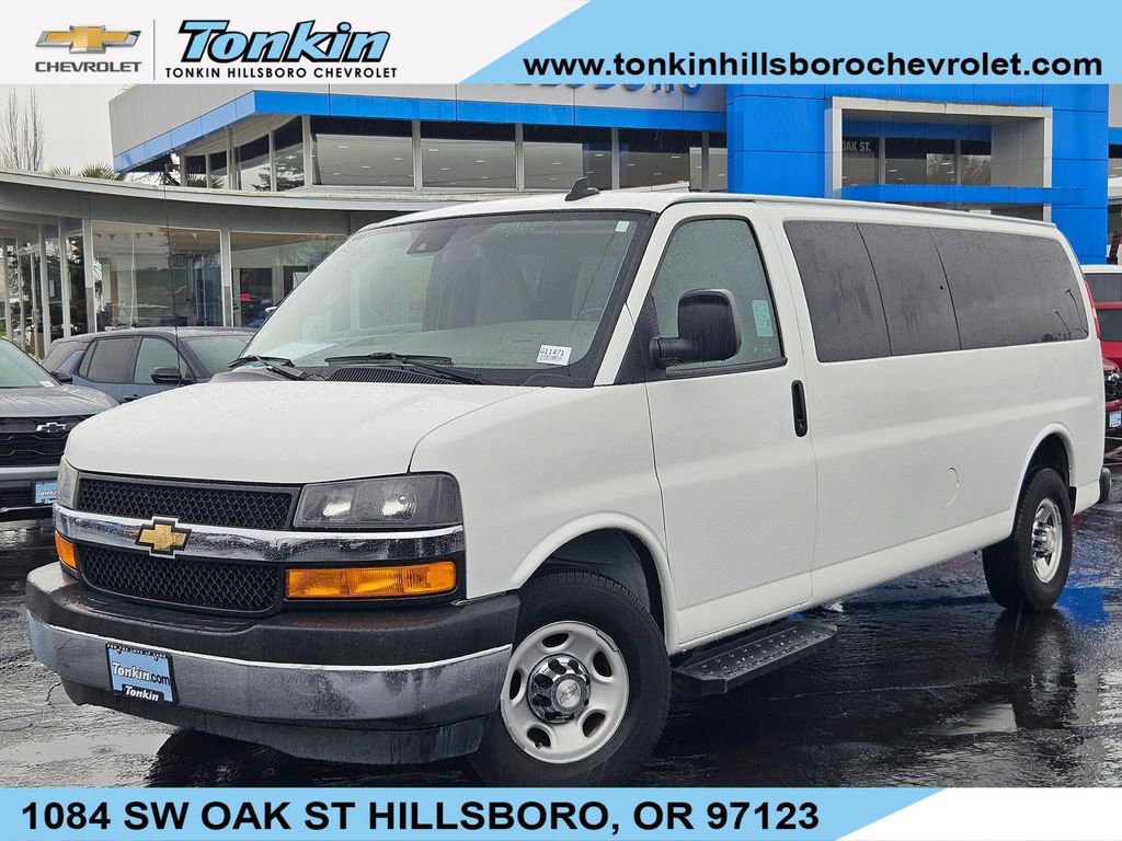 2020 Chevrolet Express Passenger LT's photo