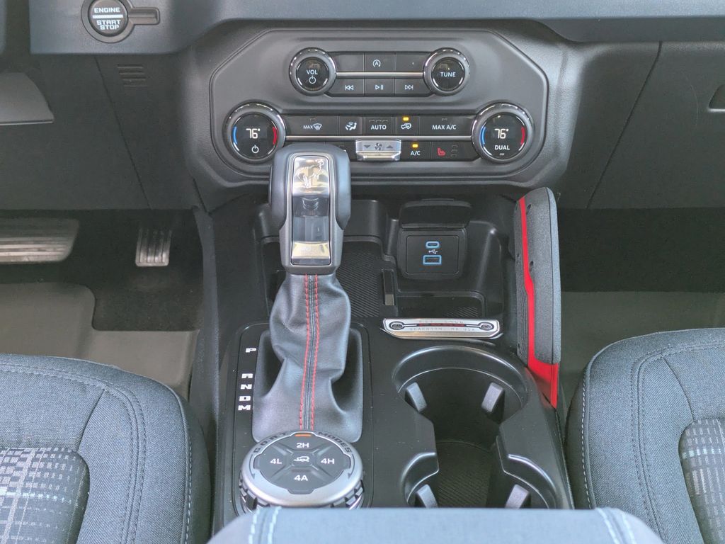 2025 Ford Bronco Heritage First Edition photo 18