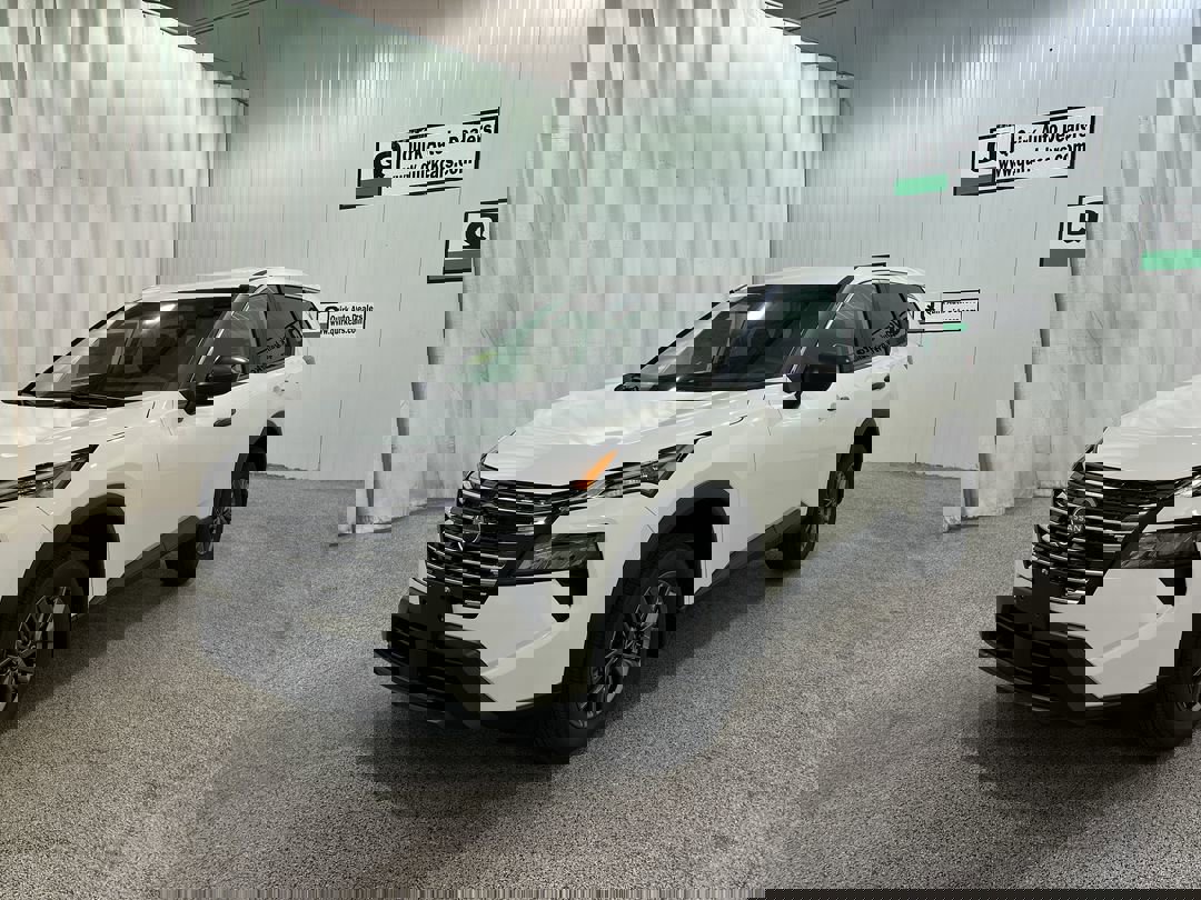 2026 Nissan Rogue S photo 4