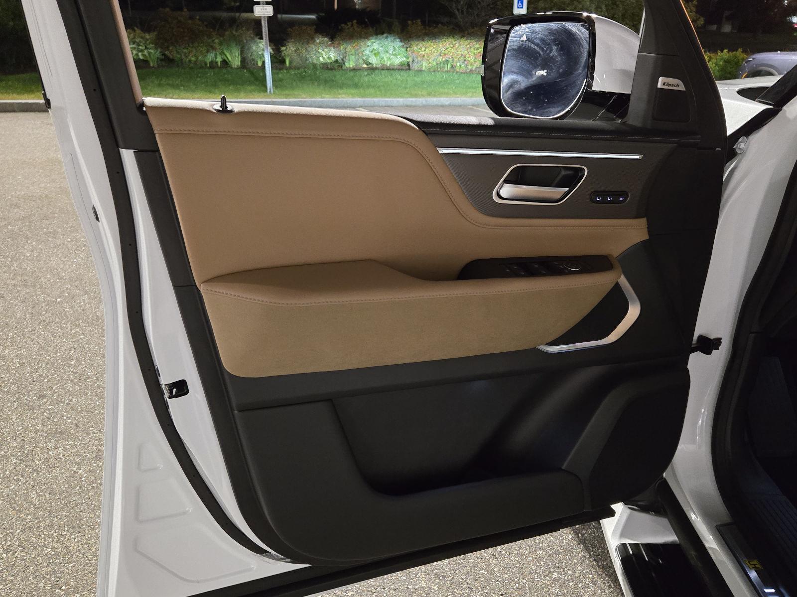 2026 Infiniti QX80 Luxe photo 7