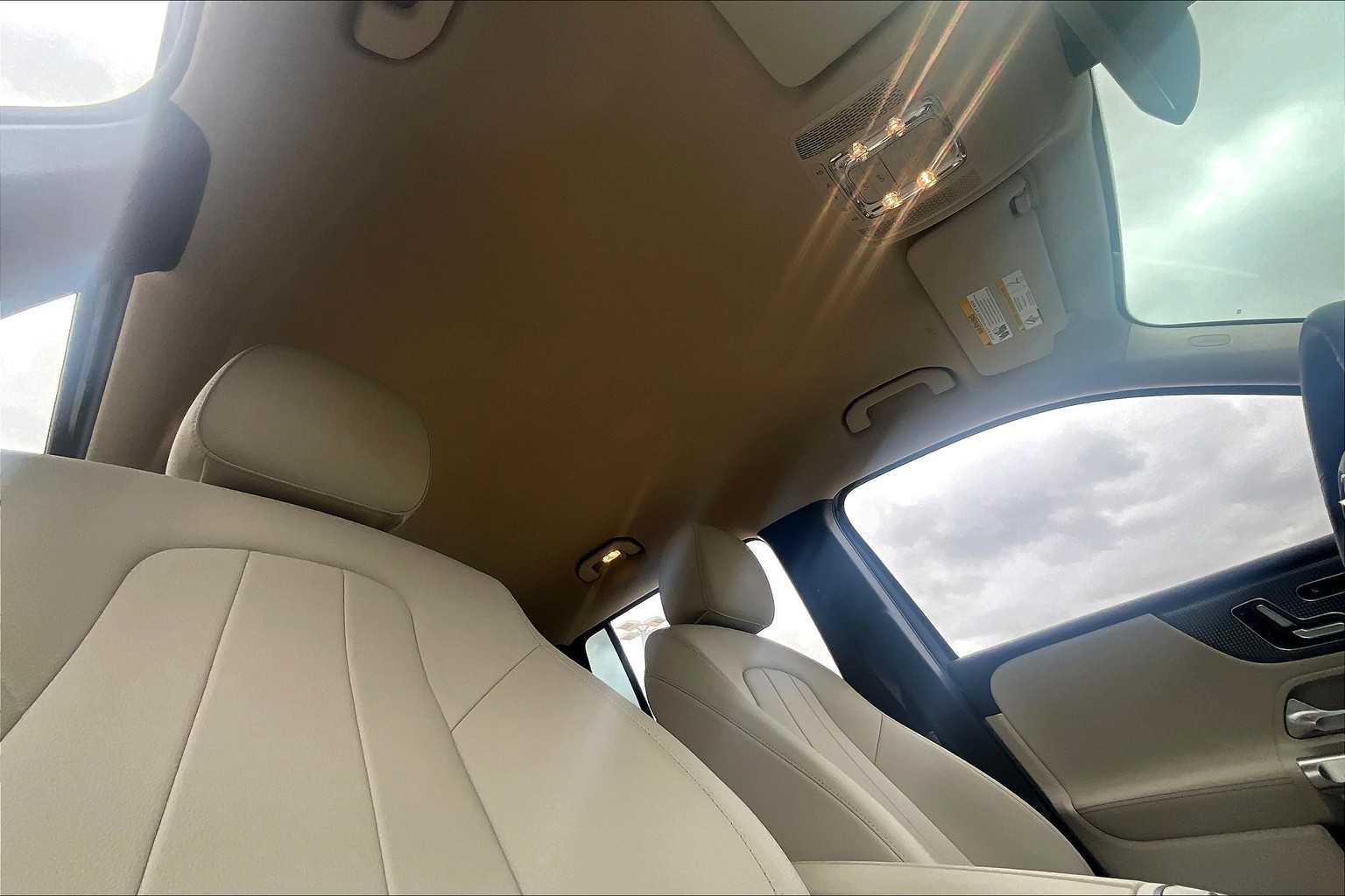 2023 Mercedes Benz GLB 250 photo 12