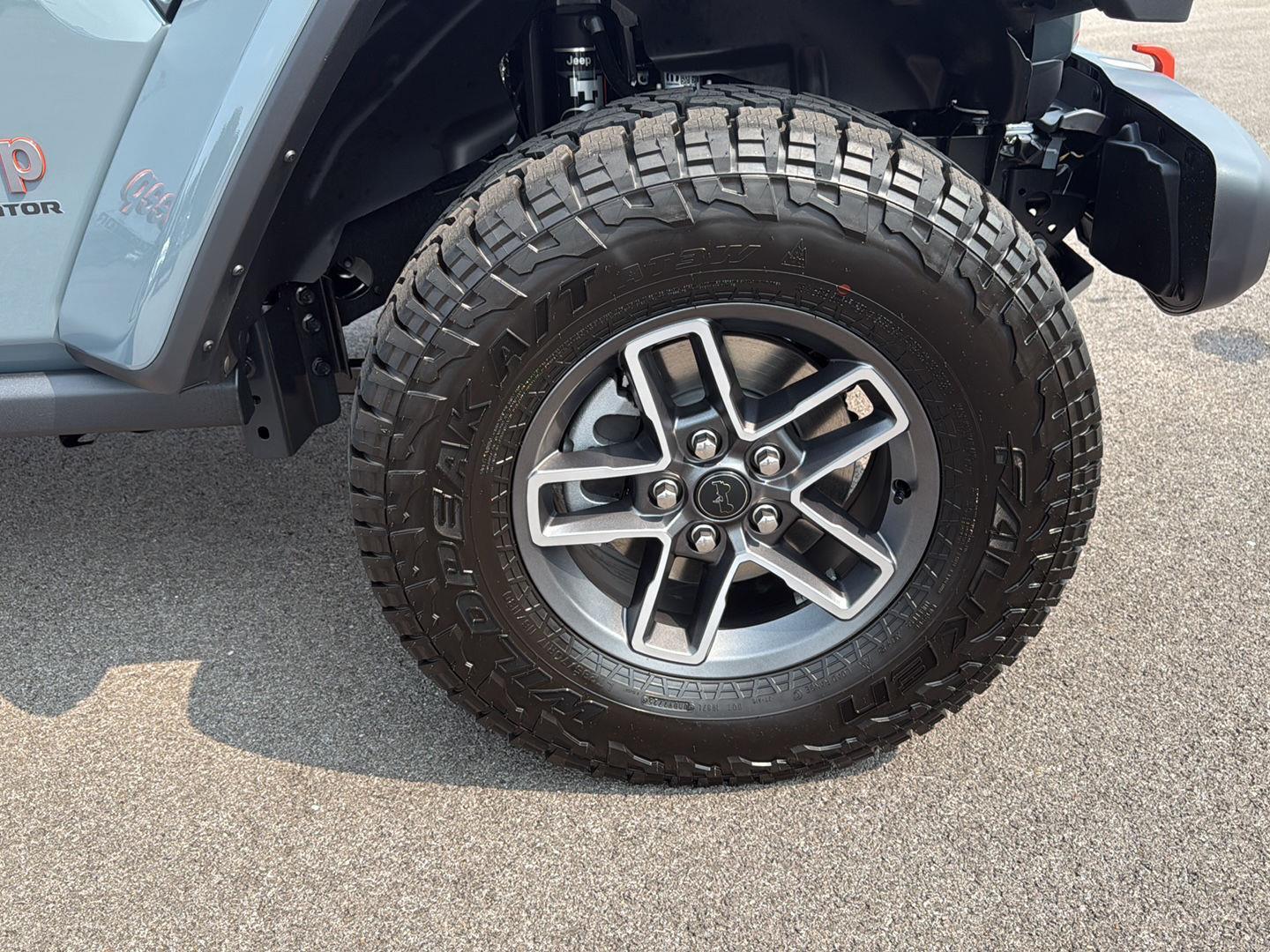 2025 Jeep Gladiator Mojave photo 10