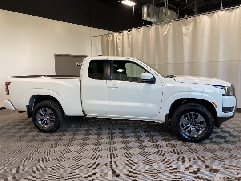 2025 Nissan Frontier SV photo 15