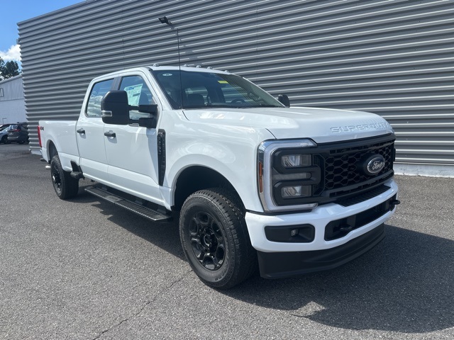 2026 Ford F-350 Super Duty XL's photo