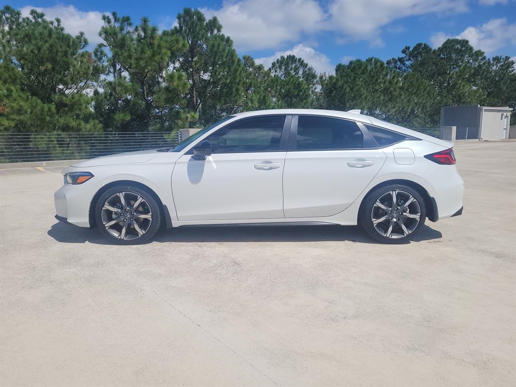 2026 Honda Civic Hatchback Hybrid Sport Touring photo 4