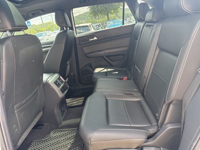 2021 Volkswagen Atlas Cross Sport V6 SE Technology R-Line photo 16