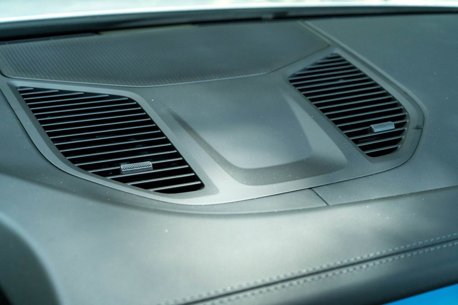 2026 Porsche Cayenne Base photo 26