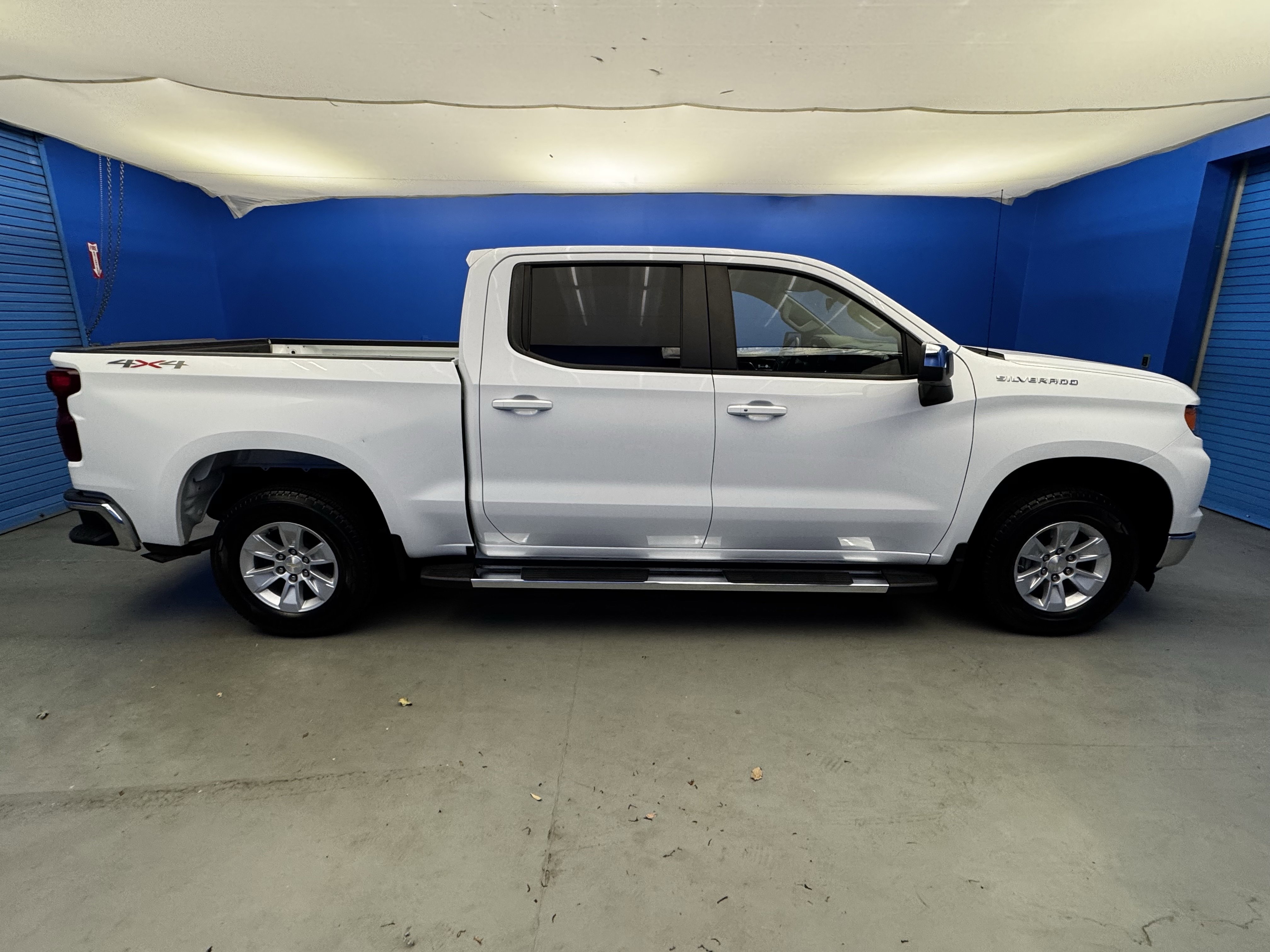 2023 Chevrolet Silverado 1500 LT photo 4