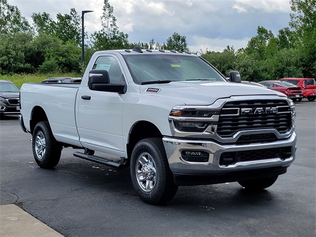 2025 Ram 2500 Tradesman photo 2