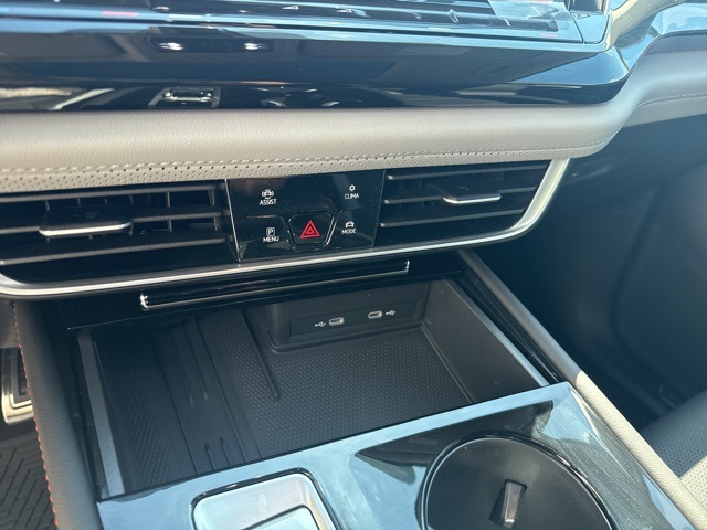 2025 Volkswagen Atlas Peak Edition SE photo 18