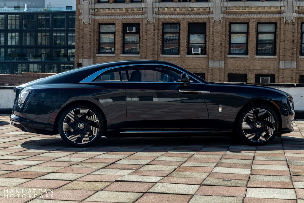 2024 Rolls Royce Spectre photo 3