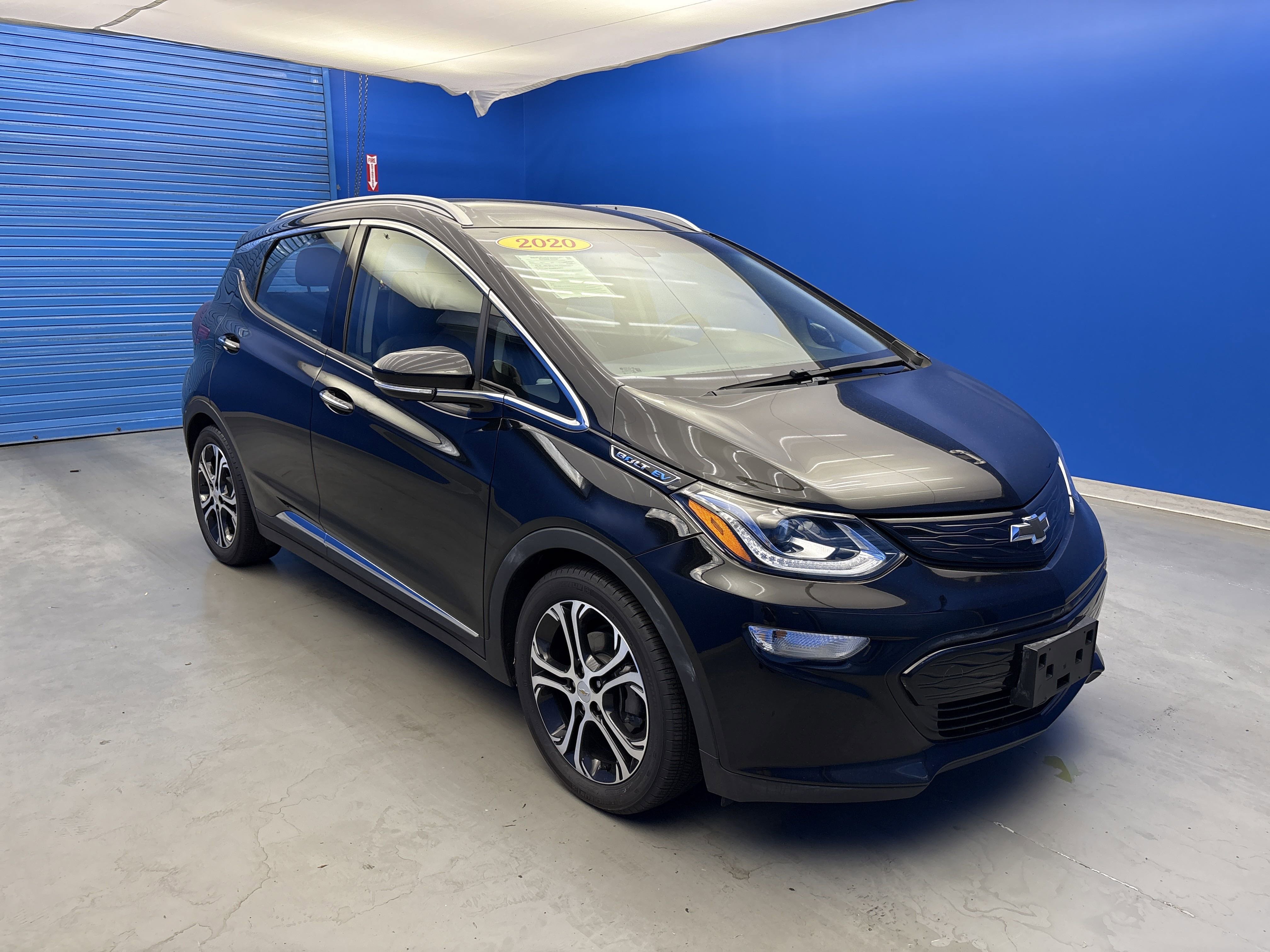 Used 2020 Chevrolet Bolt EV Premier with VIN 1G1FZ6S05L4135898 for sale in Jeffersontown, KY