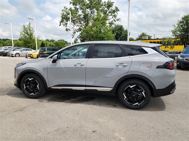 2026 Kia Sportage EX photo 3