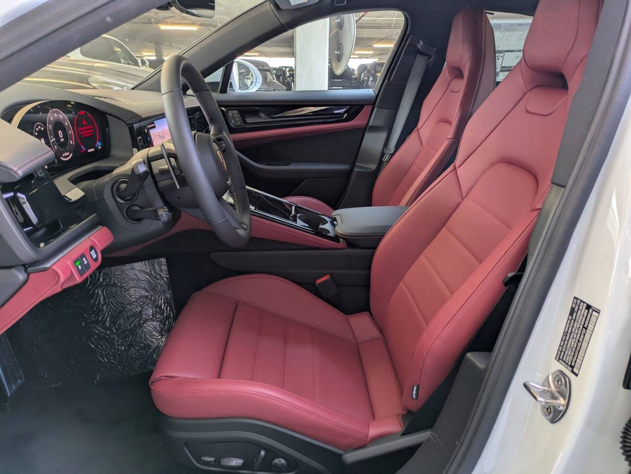 2025 Porsche Panamera 4 photo 5