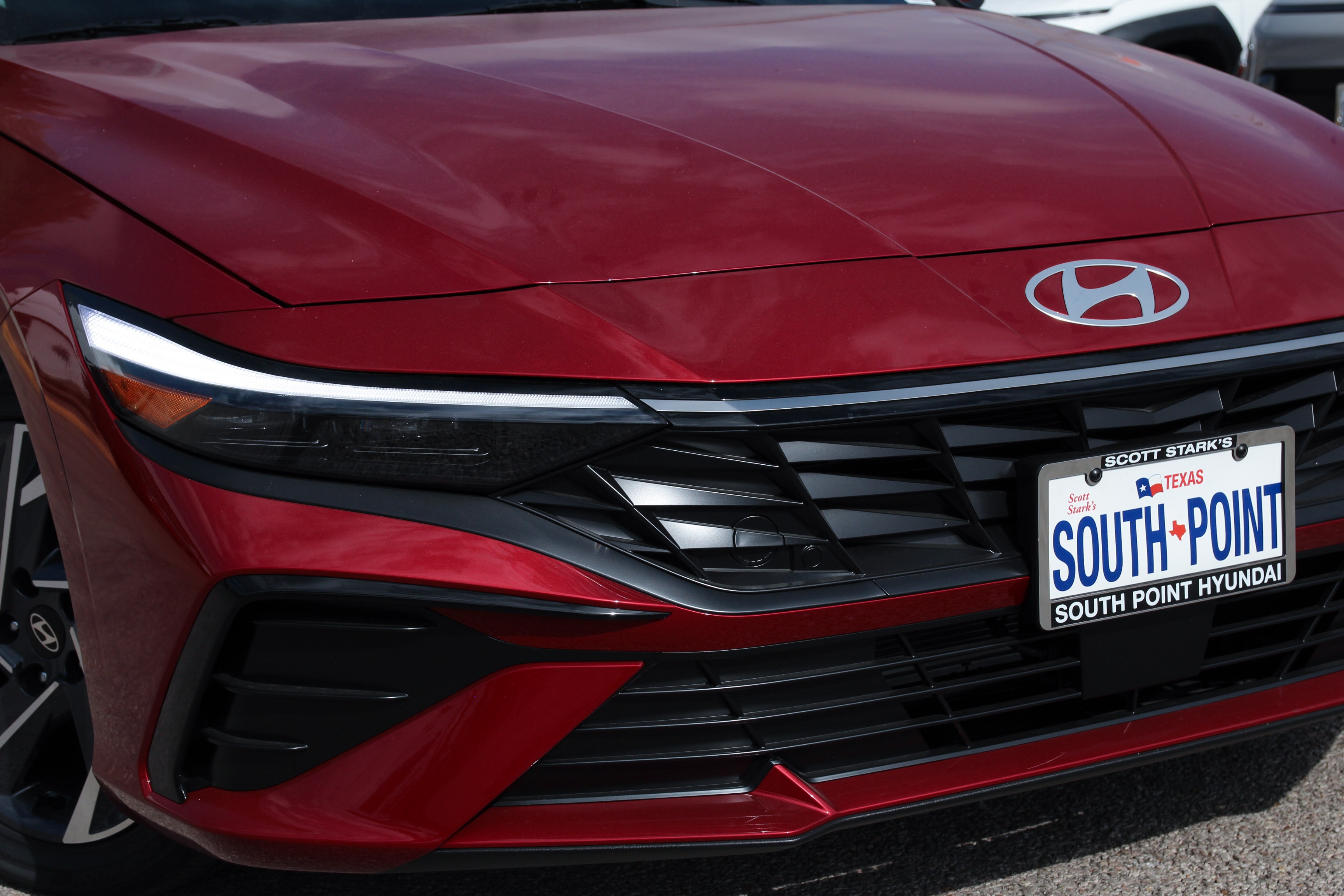 2025 Hyundai Elantra Limited photo 3
