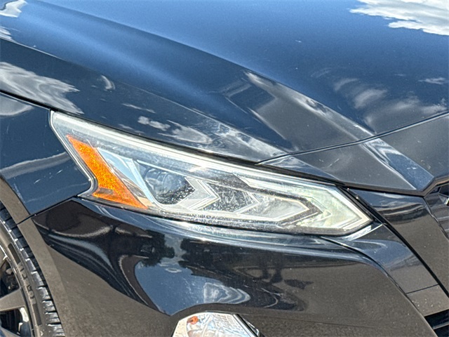 2022 Nissan Altima 2.5 SR photo 2