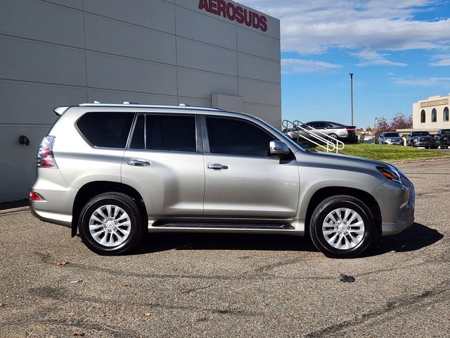 2020 Lexus GX 460 photo 2