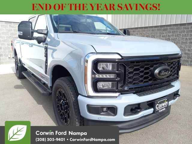 2025 Ford F-350 Super Duty Lariat's photo