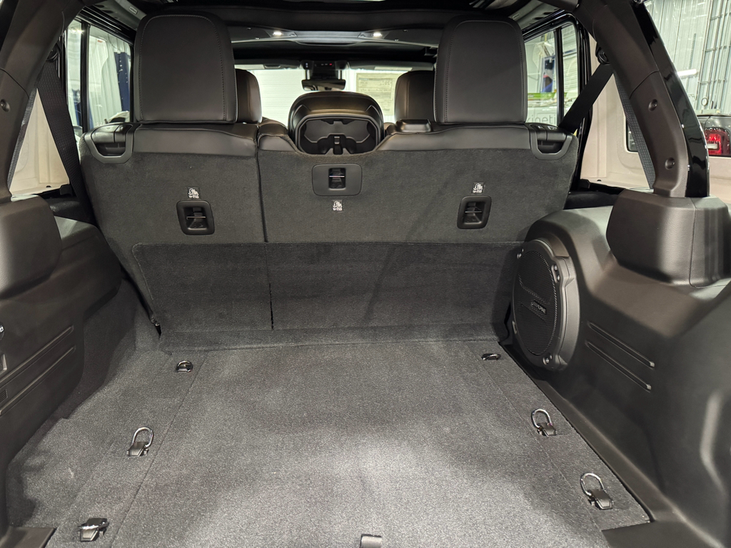 2025 Jeep Wrangler Rubicon X photo 7