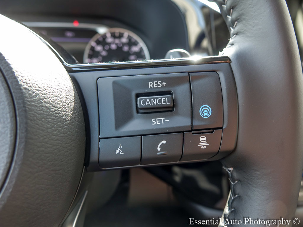 2025 Nissan Pathfinder SL photo 14