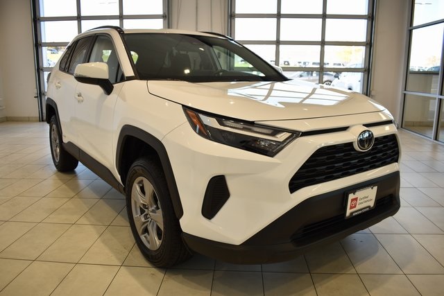 2025 Toyota RAV4 XLE's photo