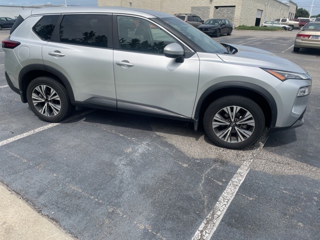 2023 Nissan Rogue SV photo 3