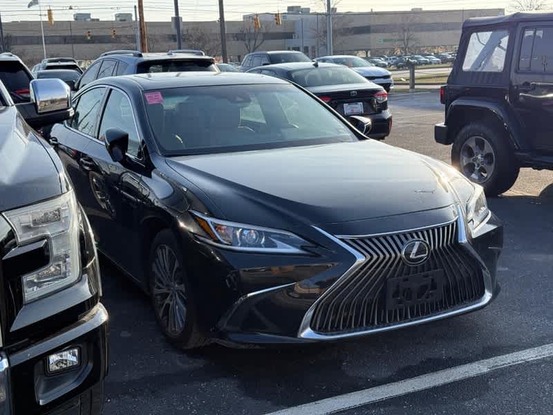 2019 Lexus ES 350's photo
