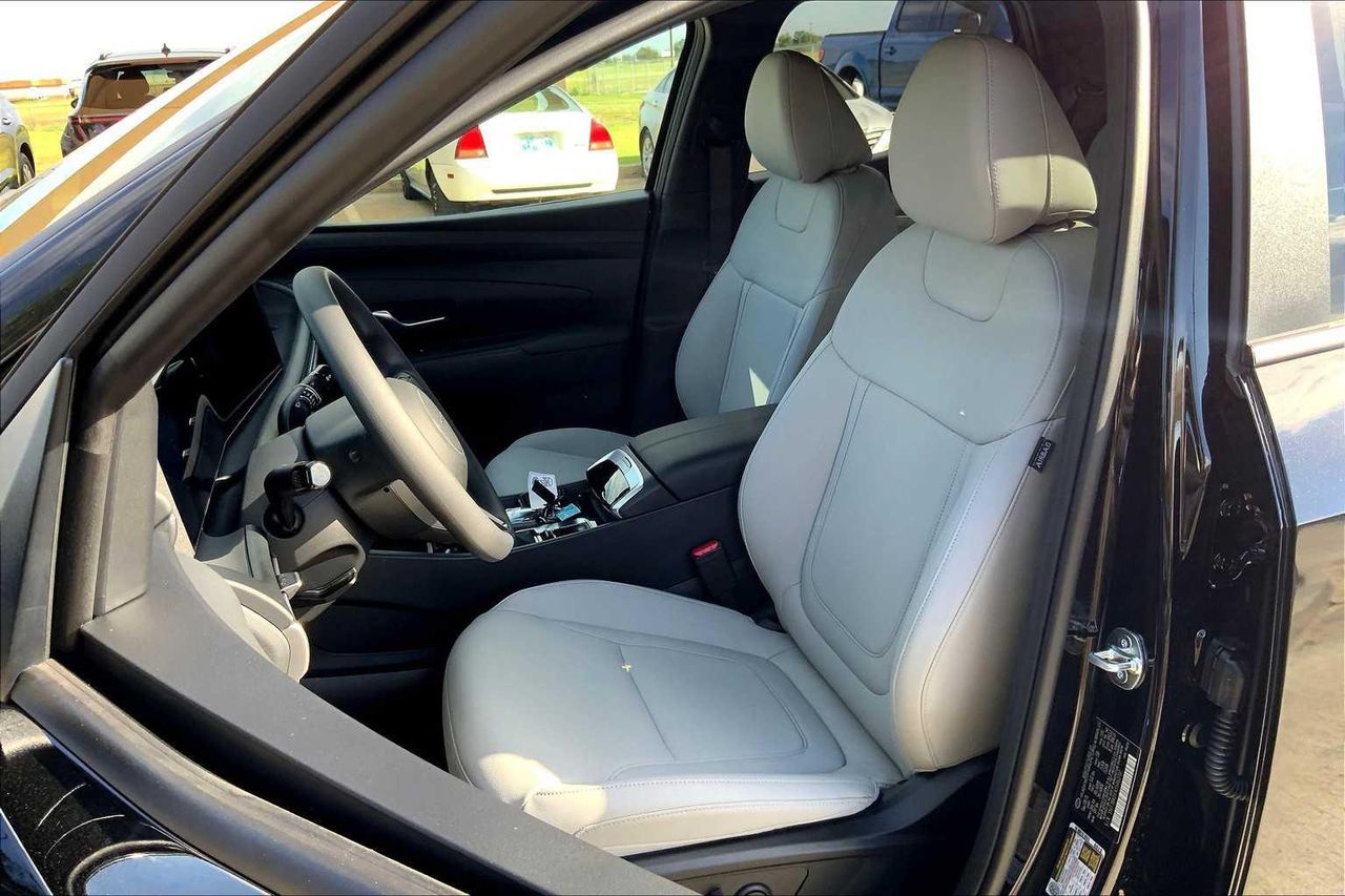 2026 Hyundai Santa Cruz SEL photo 6