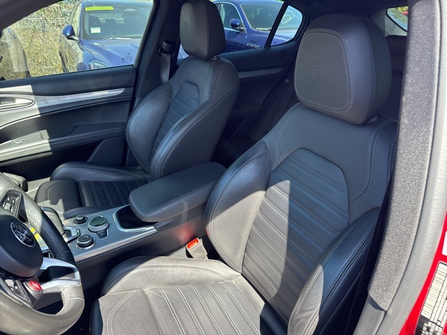 2022 Alfa Romeo Stelvio Ti photo 7