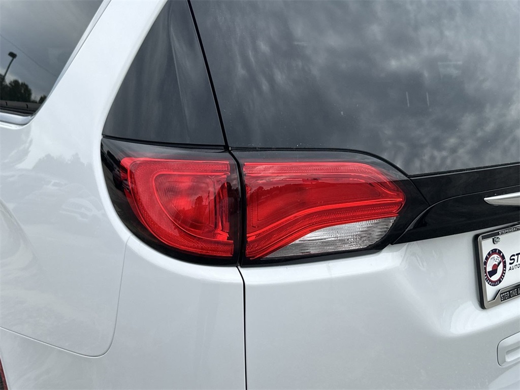 2025 Chrysler Voyager LX photo 11